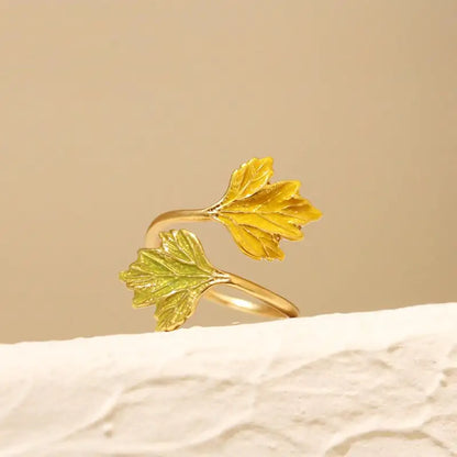 18K Frosted Gold Ring with Retro Maple Leaf Design